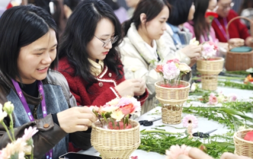 上藥桑尼克女神節(jié)專(zhuān)場(chǎng)花藝活動(dòng)：職場(chǎng)女王，花漾綻放
